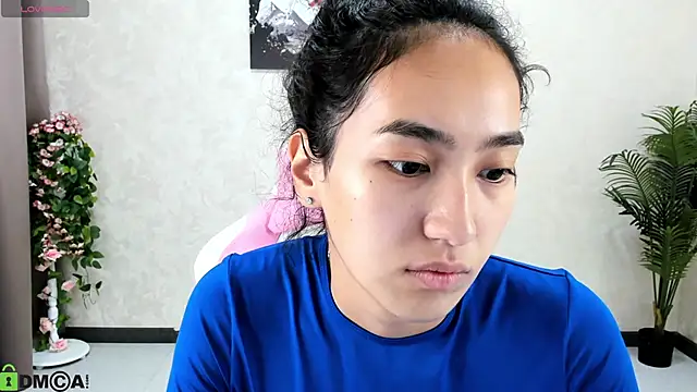 Snapshot of FlirtyAura chatting on 10.12.25 FlirtyAura online show from 10.12.25