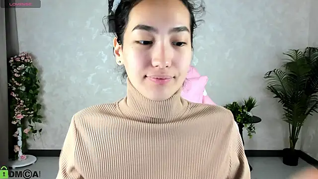 Snapshot of FlirtyAura chatting on 10.15.25 FlirtyAura online show from 10.15.25