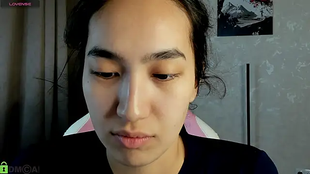 FlirtyAura online show from 12.04.25