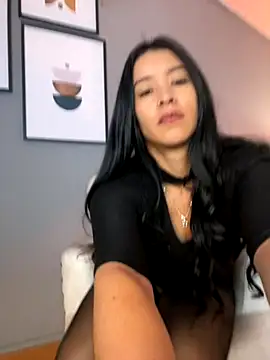 Snapshot of BellaFernandez__ chatting on 09.10.25 BellaFernandez online show from 09.10.25