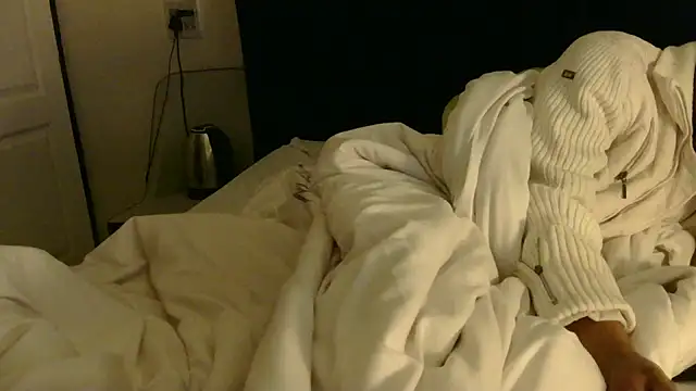 Snapshot of Ivysol chatting on 11.06.25 Ivysol online show from 11.06.25