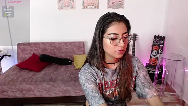 Susanahendrix online show from 10.29.25