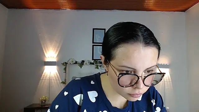 Snapshot of Megan_05_ chatting on 09.22.25 Megan 05 online show from 09.22.25