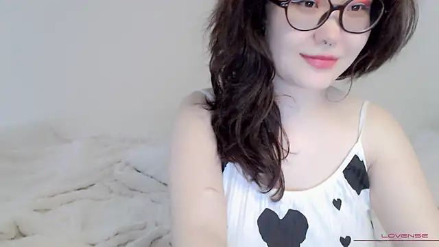 Snapshot of tsunade_chan chatting on 10.05.25 tsunade chan online show from 10.05.25