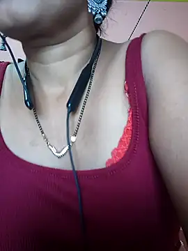 Snapshot of Sonalihot_ chatting on 09.25.25 Sonalihot online show from 09.25.25