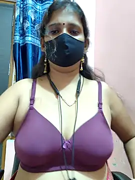 Snapshot of Sonalihot_ chatting on 10.02.25 Sonalihot online show from 10.02.25