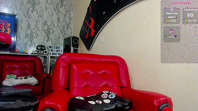 Dahlia Moss online show from 10.24.25