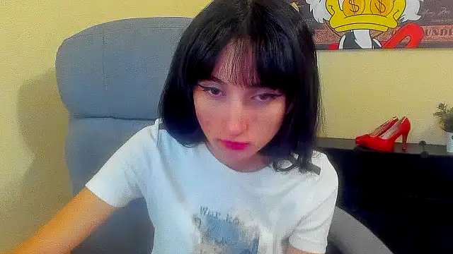 Snapshot of Marri-Stella chatting on 10.19.25 Marri-Stella online show from 10.19.25