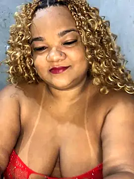 Snapshot of melcarioca1111 chatting on 11.07.25 melcarioca1111 online show from 11.07.25