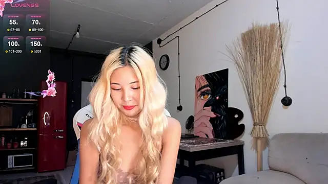 Snapshot of Korean_blink chatting on 11.15.25 Korean blink online show from 11.15.25