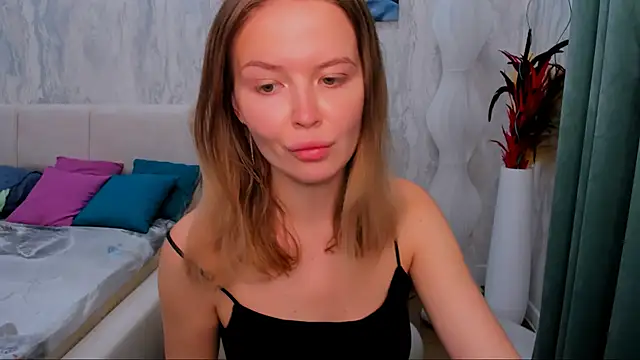 LaurennHill online show from 09.15.25