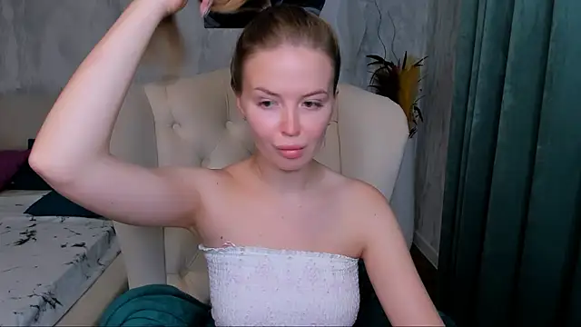 LaurennHill online show from 10.26.25