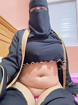 Snapshot of _Laiali_ chatting on 10.19.25 Laiali online show from 10.19.25