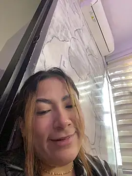 MacarenaRosse online show from 11.28.25