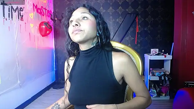Snapshot of Sweettpleasure chatting on 10.02.25 Sweettpleasure online show from 10.02.25
