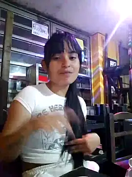 Snapshot of Kristaltoms chatting on 10.25.25 Kristaltoms online show from 10.25.25