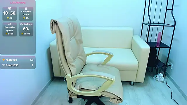 Snapshot of Daizy_Amazy chatting on 09.15.25 Daizy Amazy online show from 09.15.25