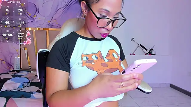 Elowen Clark online show from 10.24.25