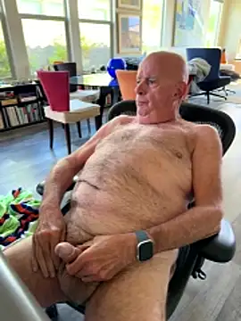 Snapshot of jimmy94595 chatting on 12.02.25 jimmy94595 online show from 12.02.25