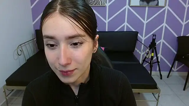 Adhara Kitten online show from 12.04.25