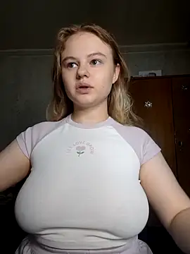 Snapshot of SlipperSherry chatting on 09.09.25 SlipperSherry online show from 09.09.25