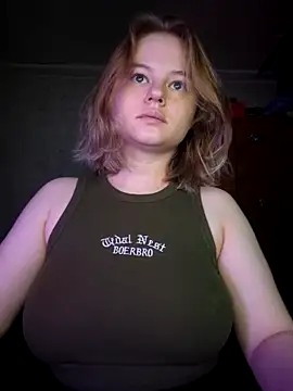 Snapshot of SlipperSherry chatting on 10.09.25 SlipperSherry online show from 10.09.25