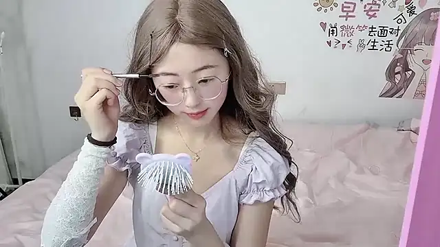 Snapshot of nini_a chatting on 09.28.25 nini a online show from 09.28.25