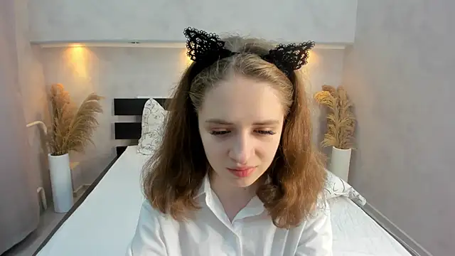 Camilla Kelly online show from 10.12.25