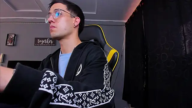 alexgiraldo   online show from 10.25.25