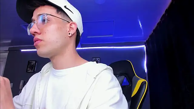 alexgiraldo   online show from 11.07.25