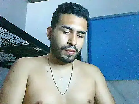 Snapshot of Alessandrogrey chatting on 10.05.25 Alessandrogrey online show from 10.05.25