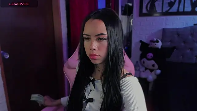 Snapshot of babee_04 chatting on 09.22.25 babee 04 online show from 09.22.25