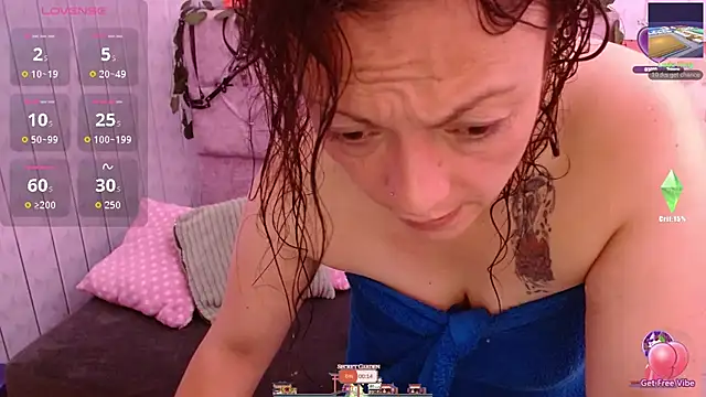Snapshot of Susanahotsexxx chatting on 10.13.25 Susanahotsexxx online show from 10.13.25