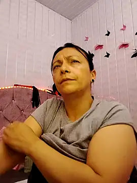 Snapshot of Susanahotsexxx chatting on 10.18.25 Susanahotsexxx online show from 10.18.25