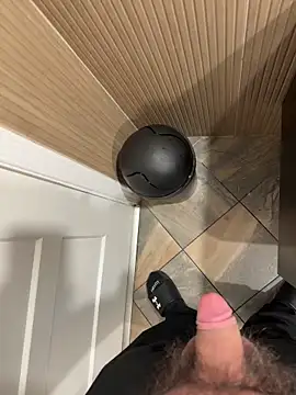 Snapshot of Spartacus514 chatting on 10.08.25 Spartacus514 online show from 10.08.25