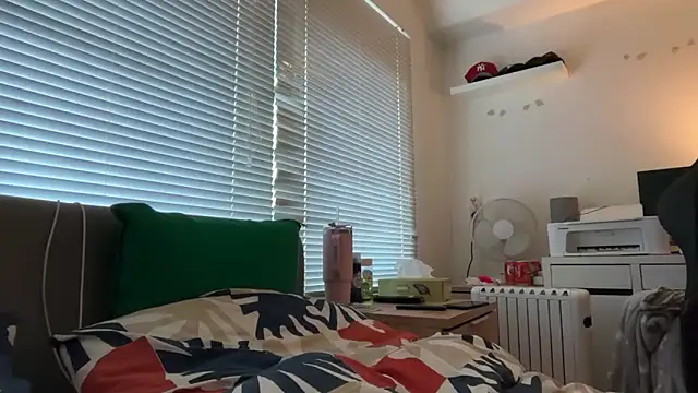 Snapshot of zoetaylorxxx chatting on 12.03.25 zoetaylorxxx online show from 12.03.25