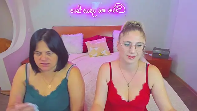 Snapshot of Your_Exstasy chatting on 09.16.25 Your Exstasy online show from 09.16.25