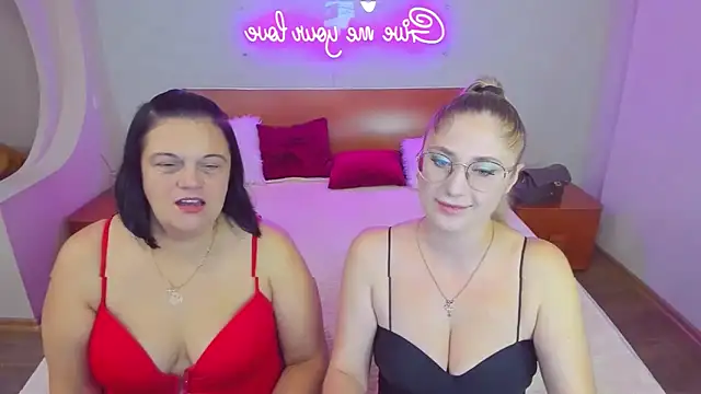 Snapshot of Your_Exstasy chatting on 10.09.25 Your Exstasy online show from 10.09.25