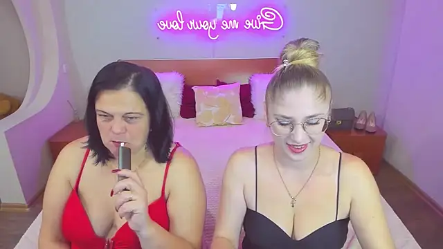 Snapshot of Your_Exstasy chatting on 10.20.25 Your Exstasy online show from 10.20.25