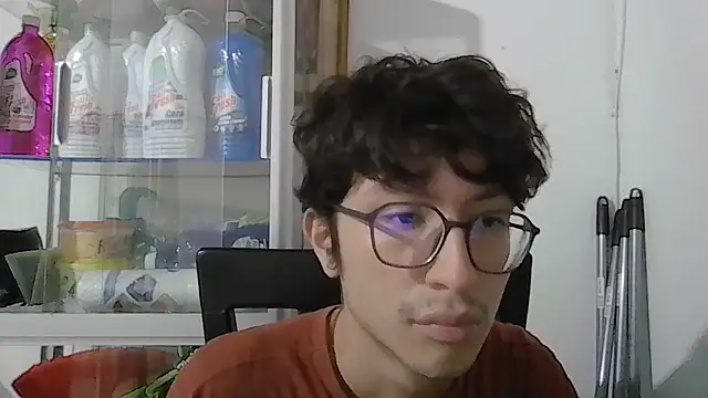 Snapshot of Kevintdx chatting on 10.01.25 Kevintdx online show from 10.01.25