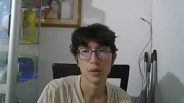 Snapshot of Kevintdx chatting on 10.04.25 Kevintdx online show from 10.04.25