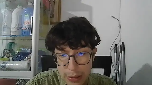 Snapshot of Kevintdx chatting on 10.05.25 Kevintdx online show from 10.05.25