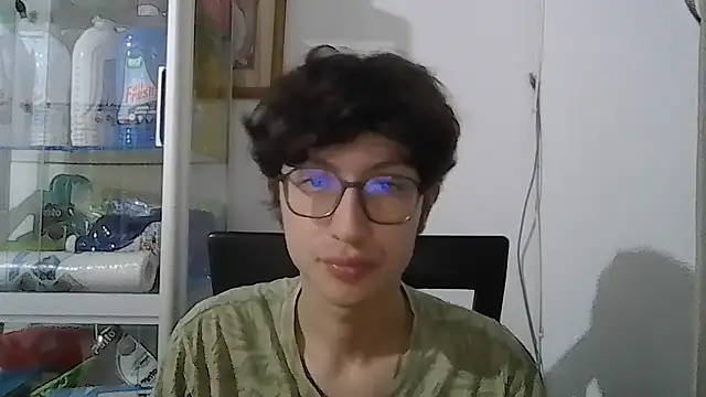 Snapshot of Kevintdx chatting on 10.14.25 Kevintdx online show from 10.14.25