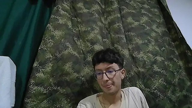 Snapshot of Kevintdx chatting on 10.26.25 Kevintdx online show from 10.26.25