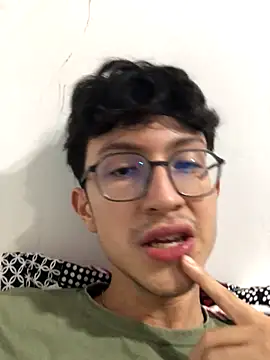 Snapshot of Kevintdx chatting on 11.05.25 Kevintdx online show from 11.05.25