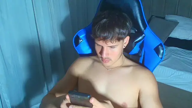 Snapshot of SEXYBOY_VC chatting on 10.03.25 SEXYBOY VC online show from 10.03.25