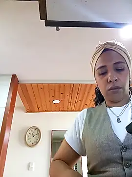 Snapshot of IVONNE_COLLINS33 chatting on 09.16.25 IVONNE COLLINS33 online show from 09.16.25