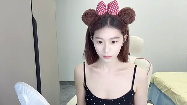 Snapshot of Cookie-oo chatting on 09.13.25 Cookie-oo online show from 09.13.25