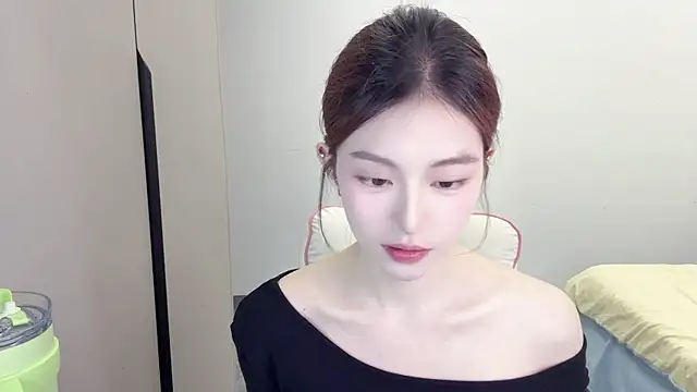 Snapshot of Cookie-oo chatting on 09.20.25 Cookie-oo online show from 09.20.25