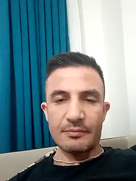 Snapshot of OGUZOZAN chatting on 10.06.25 OGUZOZAN online show from 10.06.25